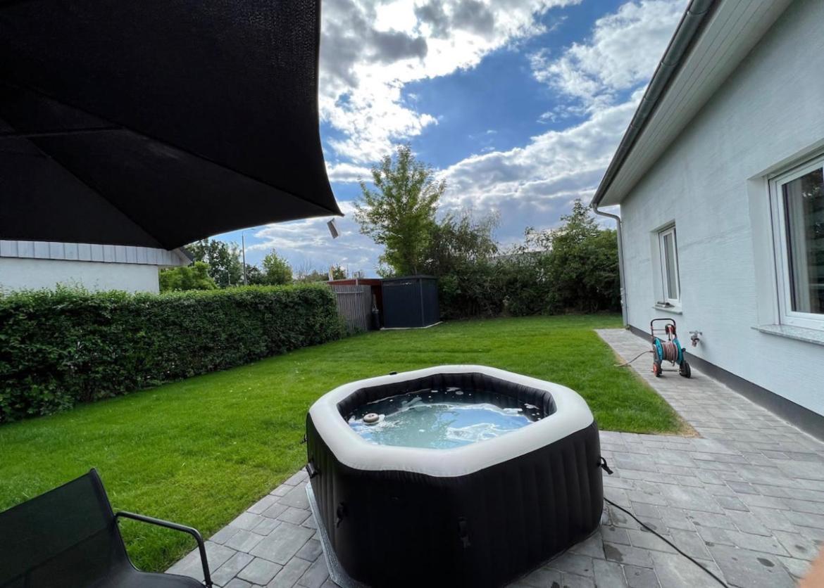 Haushalfte Mit Garten, Kamin, Grill & Whirlpool Nahe Ber Vila Berlim Exterior foto